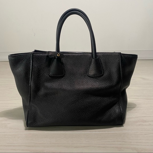 Prada Vitello Daino front pocket wing tote black leather - Picture 3 of 17